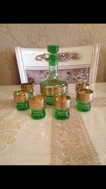 Digər dəstlər və servizlər: Şüşə və kristal qab-qacaq dəsti - 1 ədəd iri dekorativ şüşə vaza — 8