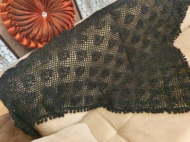 Hicab: Qara rəngli, üçbucaq formalı əl işi şal - Material: xırda parıltılı — 9