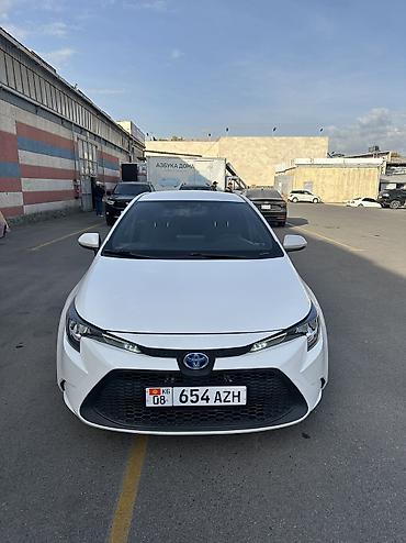 купить витц: Toyota Corolla: 2022 г., 1.8 л, Вариатор, Гибрид, Седан — 3