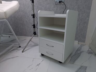 divar polkalari: Təkərli katalka 2 siyirməli 3 polkalı tam keyfiyyətli baş hissəsi oval
