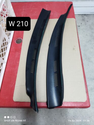 Digər salon aksesuarları: Həzi Aslanov metrosu yaxınlığında yerləşir . Qiyməti üzərində qeyd — 16