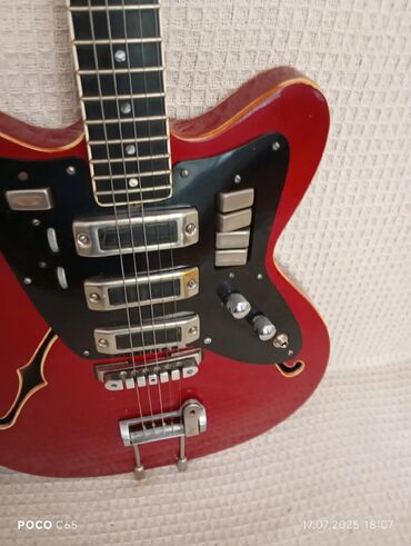 Elektro gitaralar: Elektron gitara, 6 sim, İşlənmiş, Ünvandan götürmə -da lalafo.az — 20 Elektro gitaralar: Elektron gitara, 6 sim, İşlənmiş, Ünvandan götürmə — 20