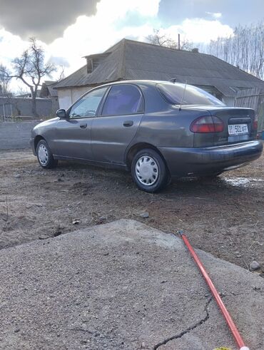 Daewoo: Daewoo Lanos: 1997 г., 1.5 л, Механика, Бензин, Седан