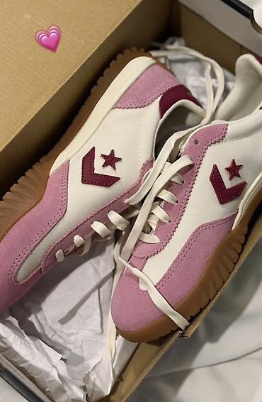 куплю кроссовки: Продаю новые кроссовки Converse в розово‑кремовой гамме. Покупала во — 1