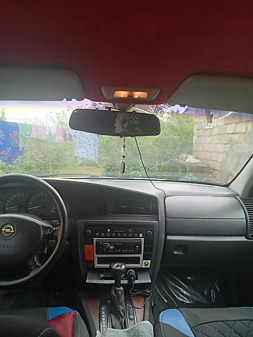 ford sedan: Opel Omega: 2.2 l | 1999 il 300000 km Sedan — 4