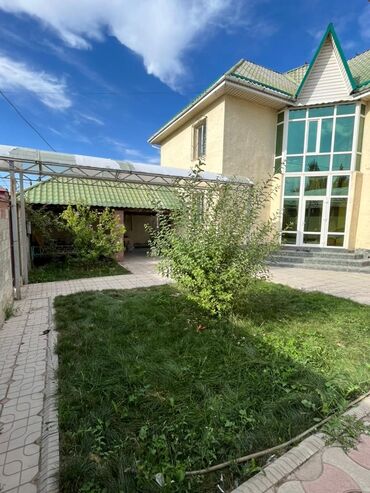 продаю дом г бишкек: 167 м², 5 комнат, Старый ремонт Кухонная мебель