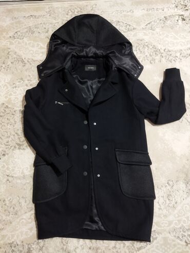 черное пальто с капюшоном: Пальто, Осень-весна, По колено, С капюшоном, S (EU 36), M (EU 38)