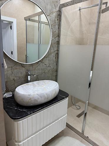 abyek icare: Ağ Şəhərdə 2 otaqlı mənzil kirayə verilir Sahə: 70 m² Mərtəbə: 7-ci — 7