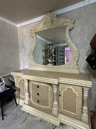 кухонный уголок в бишкеке в рассрочку: Уктоочу бөлмө гарнитуру, түсү - Саргыч боз