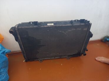 işlənmiş radyatorlar: Radiator -Dizel mercedes 2/2 cdia 2000ci il əlaqə whatsapp da va