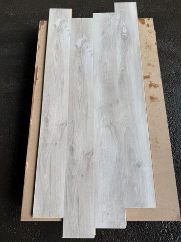 Laminat: Salam laminatlarimiz 31 32 33 klass olmagala hər rəg secimi var 250 yə — 29