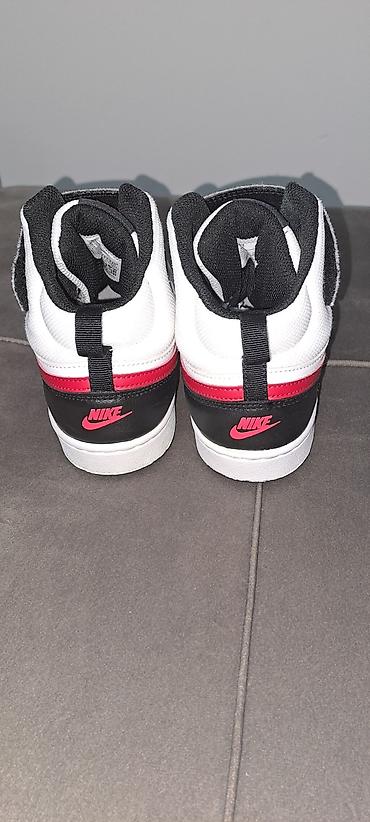 michael cors patike: NIKE PATIKE COURT BOROUGH MID 2 BG ZA DEČAKE vel.35 ug 22 — 3