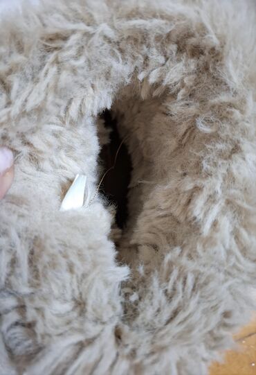 Ugg čizme: Ugg čizme, Zara, Veličina - 34 na lalafo.rs — 15 Ugg čizme: Ugg čizme, Zara, Veličina - 34 — 15