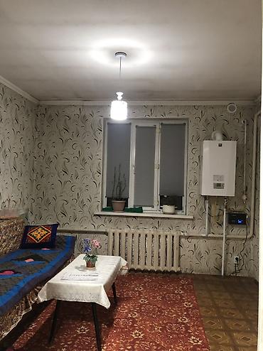 Продажа коттеджей и домов: Продаю дом в ж/м Ала-тоо общей площадью 90м2 4комнаты + — 7