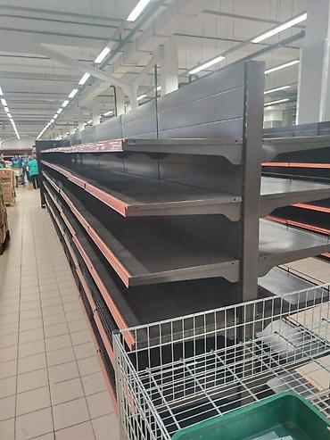 Торговое оборудование: Витрины, стеллажи, полки торговые металлические б/у, полка магазинная — 9