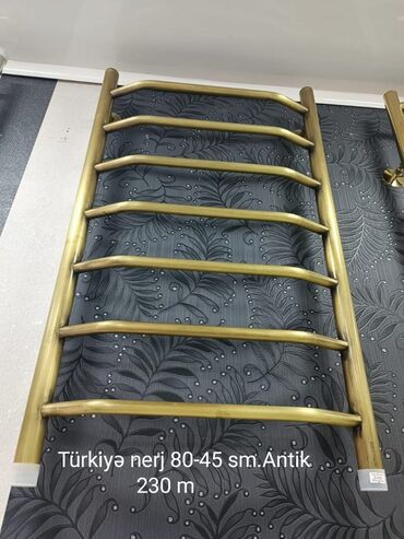 Duş kabinaları, arakəsmələr: Dəsmallarınızı və dəsmallarınızı qurutmaq üçün nəzərdə tutulmuş
