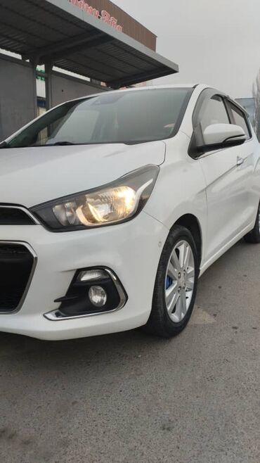 Chevrolet: Chevrolet Spark: 2017 г., 1 л, Автомат, Бензин, Хэтчбэк