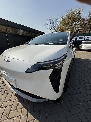 китайское авто в рассрочку: Электромобиль Aion (белый кузов) - Кузов: компактвэн/кроссвэн с — 3