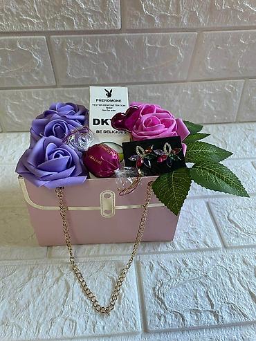 Kompleti namirnica: Poklon setovi u dekorativnim kutijama Elegantno aranžirani poklon — 28