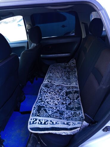 Toyota: Toyota ist: 2004 г., 1.5 л, Автомат, Бензин, Седан — 9