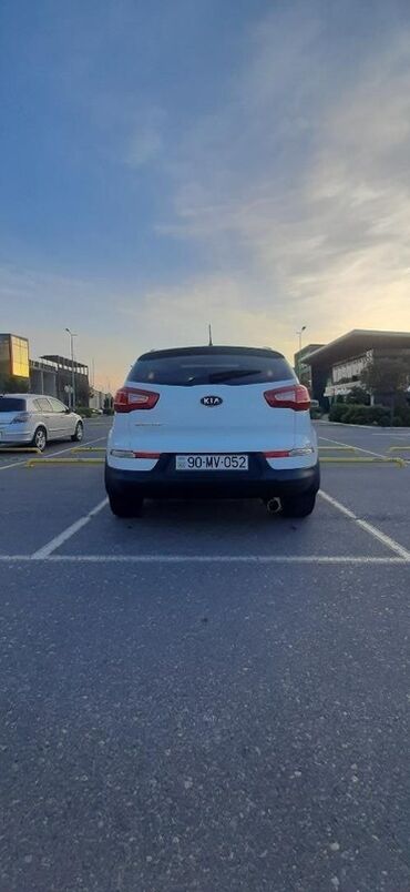 Kia: Kia Sportage: 2 l | 2011 il Ofrouder/SUV — 2