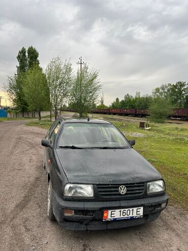 лейлек авто: Volkswagen Vento: 1994 г., 1.6 л, Механика, Бензин, Седан
