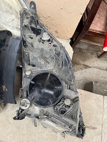 Digər nəqliyyat: Prius faralari bir terefin ust susesi qiriqdi umumiyetle faralarda is — 5