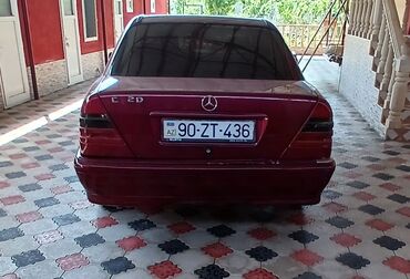 Mercedes-Benz: Mercedes-Benz 220: 2.2 l | 1994 il Sedan