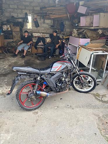goy lampa: Moped/motorsiklet – yol/şəhər tipli - Gövdə: çılpaq (naked) üslub — 1