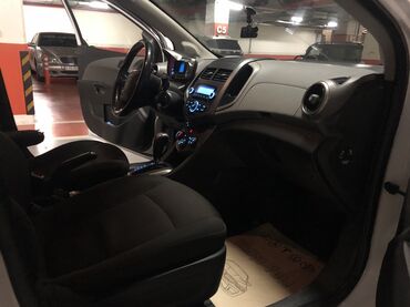 Chevrolet: Chevrolet Aveo: 1.4 l | 2012 il 290000 km Sedan — 10