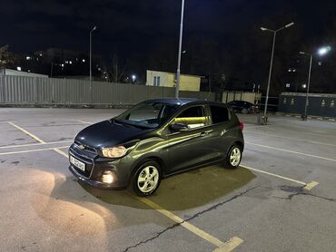 Chevrolet: Chevrolet Spark: 2017 г., 1 л, Робот, Бензин, Хэтчбэк