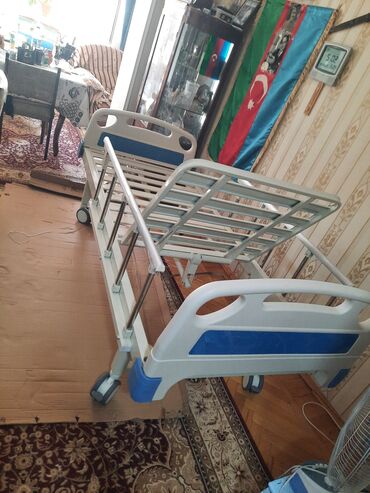 кровать двуспальная с матрасом: Tibbi Çarpayı Xəstə çarpayısı təzə karobkasinda. say olaraq əldə var