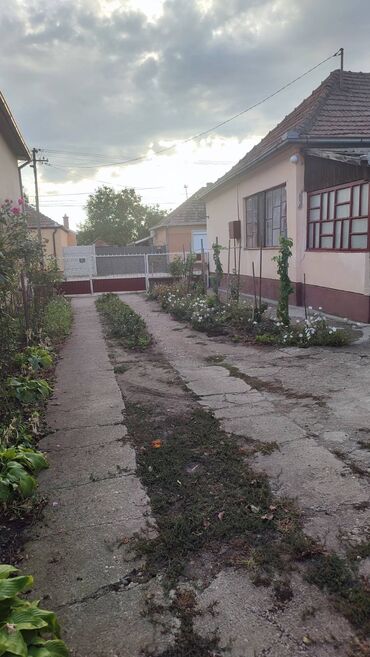 Kuće na prodaju: 80 kv. m, 3 sobe — 21