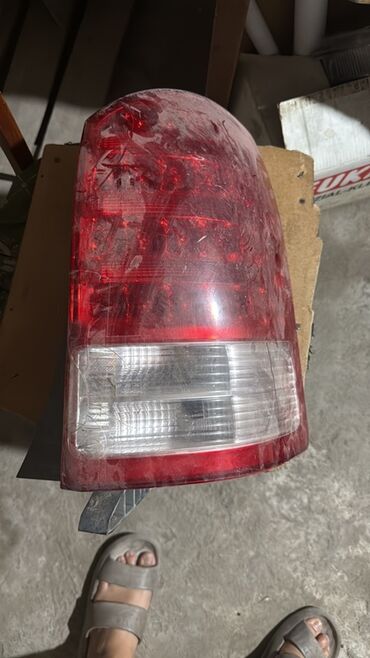 капот нексия 1: Задний фонарь рест Тойота виш с дефектом