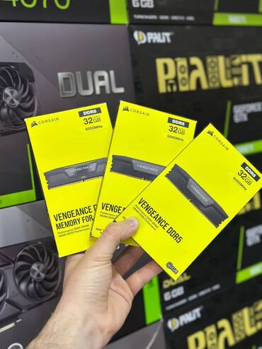 cyberpunk: Operativ yaddaş (RAM) Corsair, 32 GB, > 4000 Mhz, DDR5, PC üçün, Yeni