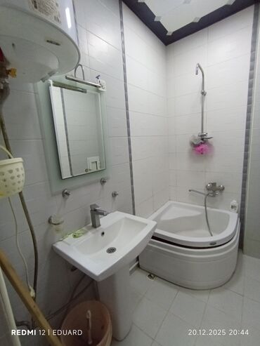 Uzunmüddətli kirayə mənzillər: Otaq yoldawi axdarilir evde hal hazirda bir nefer qalir 3 neferse — 6