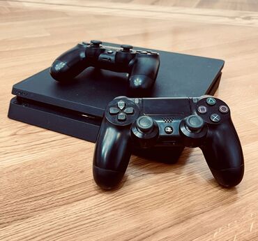 shop for rent near me: Playstayion 4, 1 tb, 2 pult, içinde oyun yoxdu. Cox az işlənib
