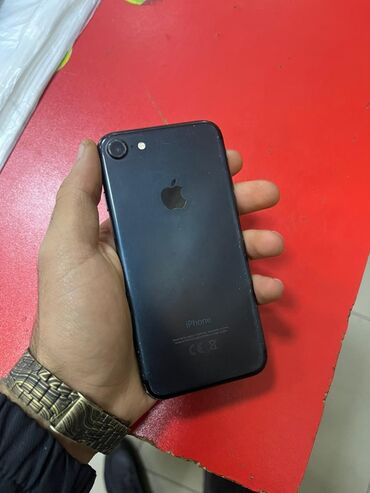 Apple iPhone: IPhone 7, 32 GB, Black Titanium