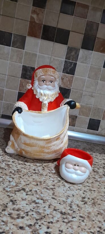 fırst class çay: Yeni il temalı keramika Şaxta Baba qabları dəsti - Material: keramika