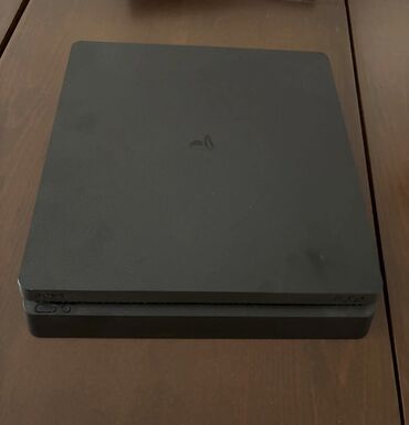 playstation 4 işlənmiş: Salam Playstation4 slim 500gb satılır,1ədəd pultu var, çox az