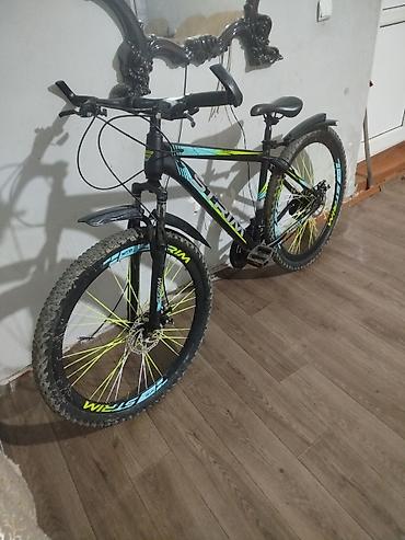 velosiped kreditle satisi: STRIM markalı dağ tipli velosiped. Qara rəngli korpus mavi və sarı — 3