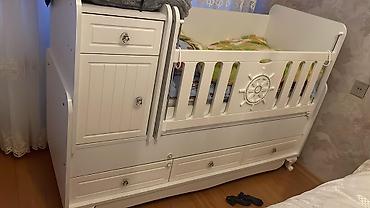 qiz sekilleri: Uşaq beşiyi – çevrilə bilən model - Rəng: ağ - Material: laminat/MDF — 1