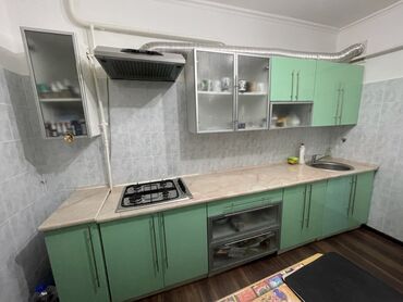 стеллаж металлический бу: Кухонный гарнитур (включает газовую плиту, раковину и вытяжку)