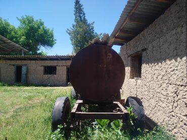 прадо машина: Продается бочка. бочка цистерна на прицепе. 70 тысяч сом. Номер
