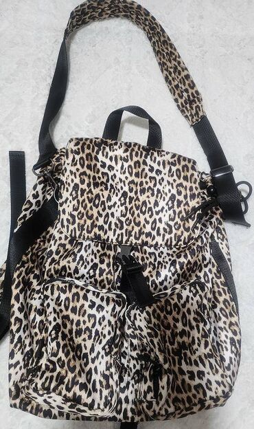 zelene torbe: Zara, Materijal: Poliester, Saten