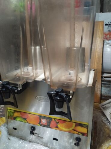 оборудование кафе: Мороженое фризер 65000с коктейлей миксер 15000c сок охладитель
