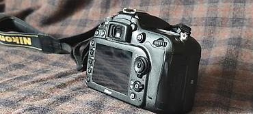 stara elektronika: Nikon D7200 DSLR fotoaparat (telo) sa originalnim Nikon kaišem 72000 — 2