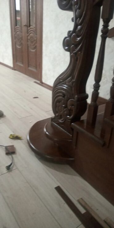 Обшивка лестниц: Лестница двери лучшего качества. звоните — 24