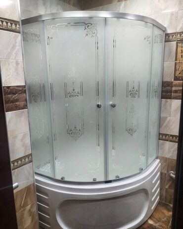 Duş kabinaları, arakəsmələr: Üstü qapalı kabina -da lalafo.az — 13 Duş kabinaları, arakəsmələr: Üstü qapalı kabina — 13