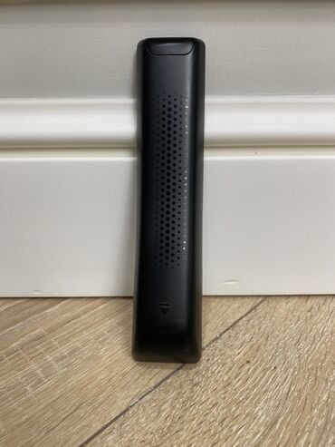 Пульты: Саундбар Samsung с пультом ДУ Комплект: - саундбар (узкий — 1